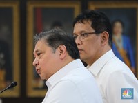 Purbaya & 11 Menteri Merapat ke Kantor Airlangga, Bahas Paket 8+4+5