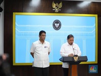 Menteri Keuangan,  Purbaya Yudhi Sadewa dan Menteri Perekonomian, Airlangga Hartarto  (15/9/2025). (CNBC Indonesi/Tri Susilo)