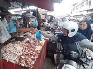 Harga Daging Ayam Naik, Pedagang Kuliner hingga Anak Gym Meradang