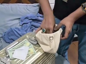 Penampakan Dolar AS Palsu Ditemukan Polisi Saat Gerebek Apartemen di Jaksel