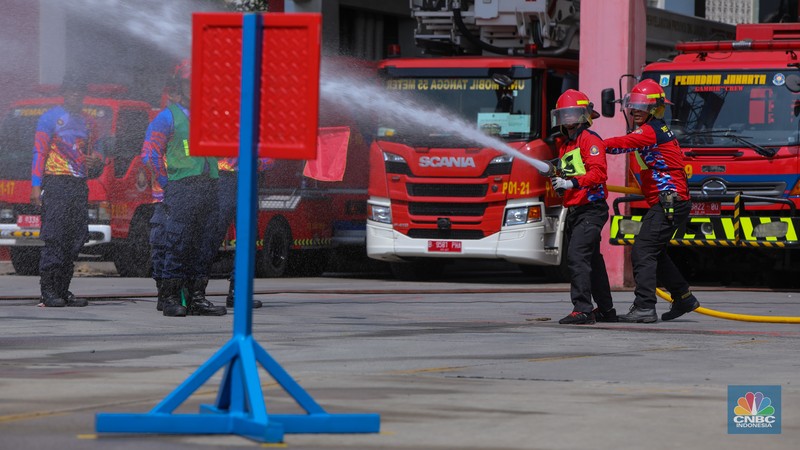 Gubernur DKI Jakarta Pramono Anung saat menghadiri pembukan acara Jakarta Fire Safety Challenge 2025 di Kantor Dinas Penanggulangan Kebakaran dan Penyelamatan (Gulkarmat) Provinsi DKI Jakarta, Senin (15/9/2025). (CNBC Indonesia/Faisal Rahman) Gubernur DKI Jakarta Pramono Anung saat menghadiri pembukan acara Jakarta Fire Safety Challenge 2025 di Kantor Dinas Penanggulangan Kebakaran dan Penyelamatan (Gulkarmat) Provinsi DKI Jakarta, Senin (15/9/2025). (CNBC Indonesia/Faisal Rahman)