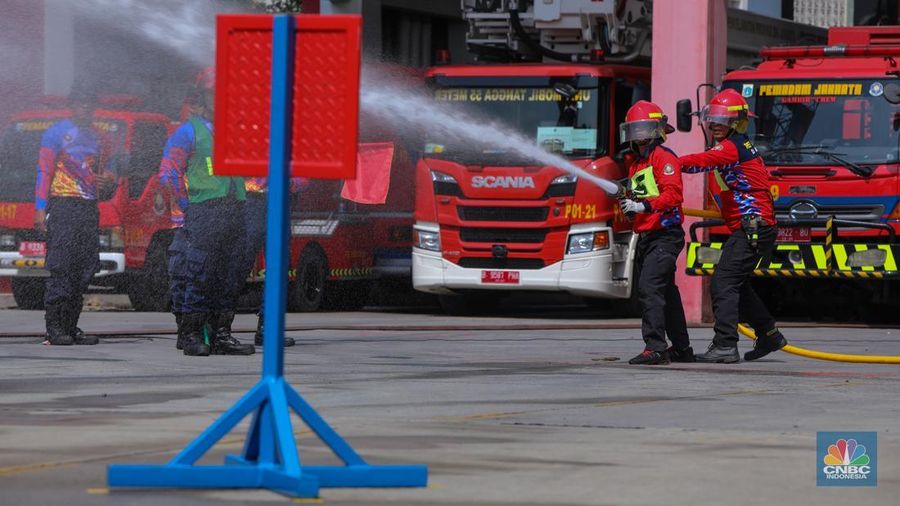 Gubernur DKI Jakarta Pramono Anung saat menghadiri pembukan acara Jakarta Fire Safety Challenge 2025 di Kantor Dinas Penanggulangan Kebakaran dan Penyelamatan (Gulkarmat) Provinsi DKI Jakarta, Senin (15/9/2025). (CNBC Indonesia/Faisal Rahman) Gubernur DKI Jakarta Pramono Anung saat menghadiri pembukan acara Jakarta Fire Safety Challenge 2025 di Kantor Dinas Penanggulangan Kebakaran dan Penyelamatan (Gulkarmat) Provinsi DKI Jakarta, Senin (15/9/2025). (CNBC Indonesia/Faisal Rahman)