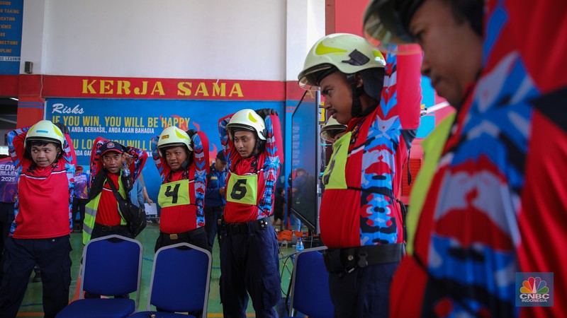 Gubernur DKI Jakarta Pramono Anung saat menghadiri pembukan acara Jakarta Fire Safety Challenge 2025 di Kantor Dinas Penanggulangan Kebakaran dan Penyelamatan (Gulkarmat) Provinsi DKI Jakarta, Senin (15/9/2025). (CNBC Indonesia/Faisal Rahman) Gubernur DKI Jakarta Pramono Anung saat menghadiri pembukan acara Jakarta Fire Safety Challenge 2025 di Kantor Dinas Penanggulangan Kebakaran dan Penyelamatan (Gulkarmat) Provinsi DKI Jakarta, Senin (15/9/2025). (CNBC Indonesia/Faisal Rahman)