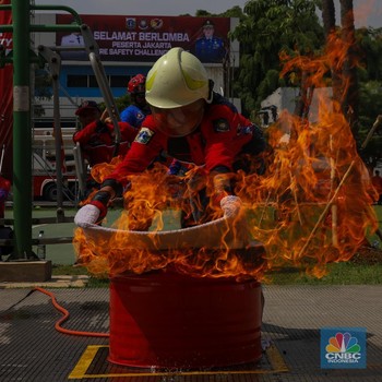 Pramono Anung Hadiri Adu Ketangkasan Pemadam Kebakaran Jakarta