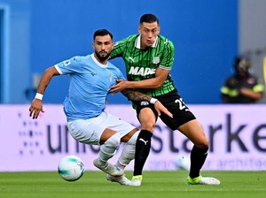 Sassuolo vs Lazio: Jay Idzes Starter, Timnya Menang 1-0