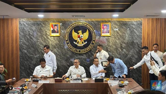 6 Bulan Berputar-putar Rapat Dana Kopdes Merah Putih, Zulhas Kini Lega
