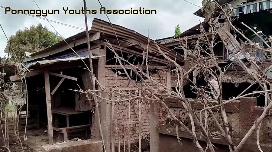 Setidaknya 18 orang tewas dalam serangan udara militer Myanmar terhadap dua sekolah swasta di Negara Bagian Rakhine. Leterangan kelompok bersenjata Tentara Arakan (AA) dan laporan media lokal menyebut sebagian besar korban adalah siswa berusia belasan tahun. Setidaknya 18 orang tewas dalam serangan udara militer Myanmar terhadap dua sekolah swasta di Negara Bagian Rakhine. Leterangan kelompok bersenjata Tentara Arakan (AA) dan laporan media lokal menyebut sebagian besar korban adalah siswa berusia belasan tahun. (Tangkapan Layar Video Reuters/PONNAGYUN YOUTHS ASSOCIATION)