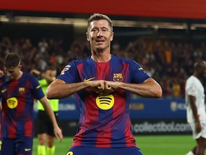 Lewandowski Menanti Nasib di Barcelona