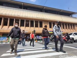 Video: Kata Warga Soal Pelican Crossing di Stasiun Cikini