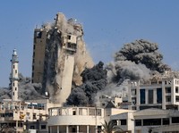 Momen Keruntuhan Gedung Tinggi Terakhir Gaza, Dihancur Total Israel