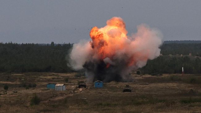 Awas PD3! Militer Rusia Unjuk Gigi di Belarus Lewat Jet Tempur dan Rudal