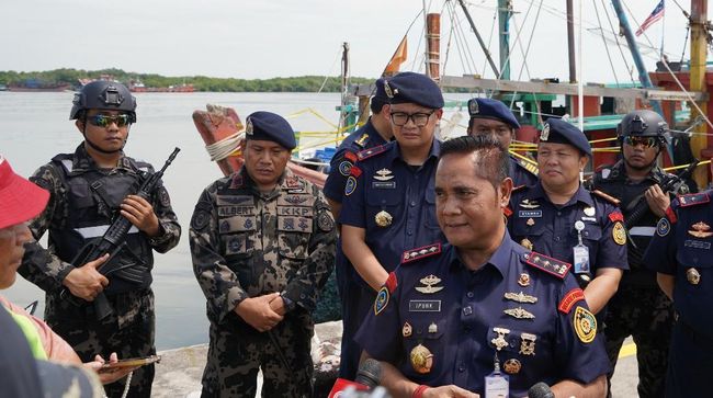 Kapal Pengawas Perikanan KKP Dibakar Massa, Begini Kronologinya