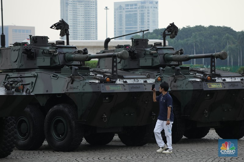Jelang HUT ke 80, Alutsista Tiga Matra Terpakir di Kawasan Monas. (CNBC Indonesia/Tri Susilo) Jelang HUT ke 80, Alutsista Tiga Matra Terpakir di Kawasan Monas. (CNBC Indonesia/Tri Susilo)