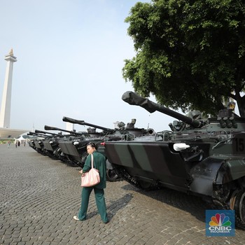 Deretan Tank-Tank TNI Standby di Monas, Ada Apa?