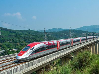 Perintah Prabowo, Airlangga dan Rosan Urus Utang Kereta Cepat Whoosh