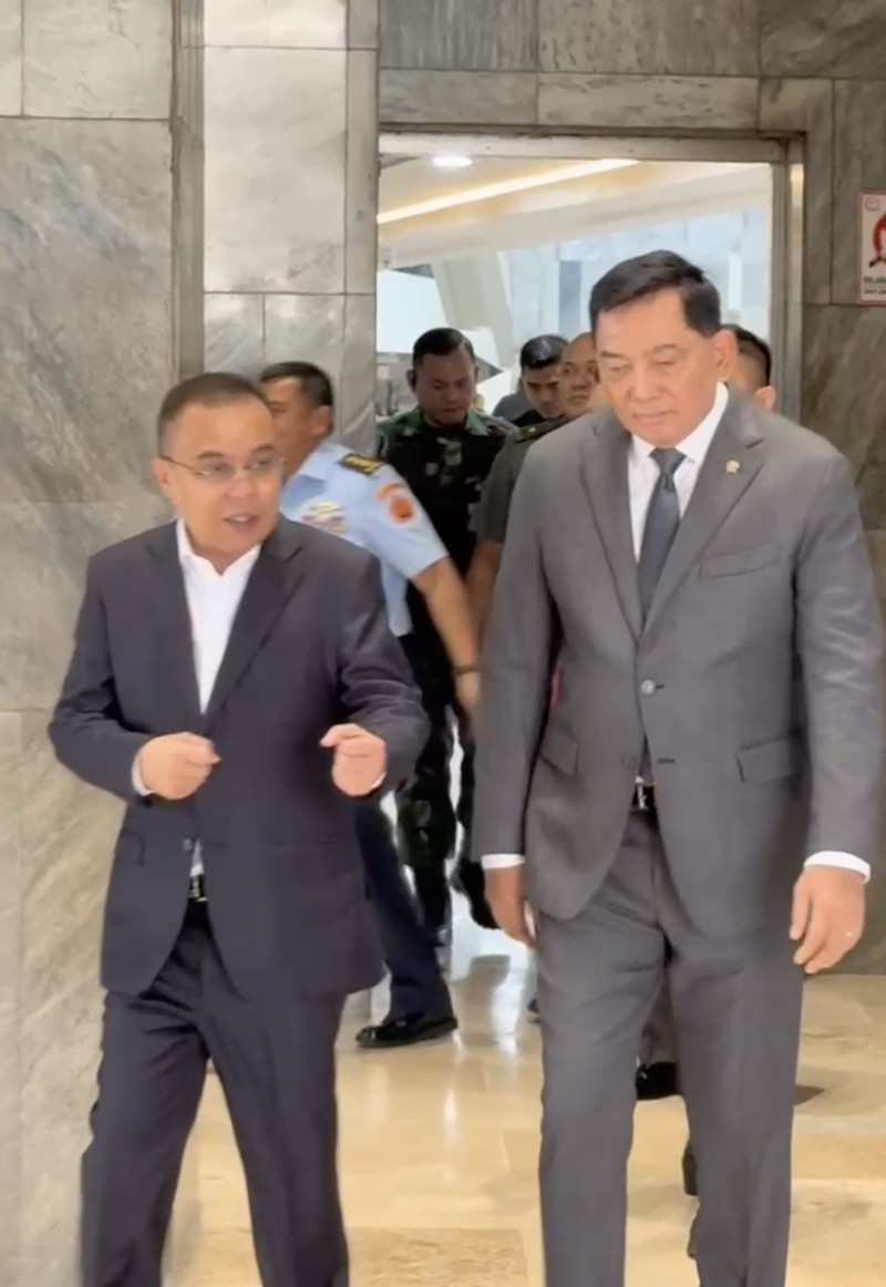 Menteri Pertahanan Sjafrie sjamsoeddin dan Wakil Ketua DPR RI Sufmi Dasco. (Tangkapan Layar)