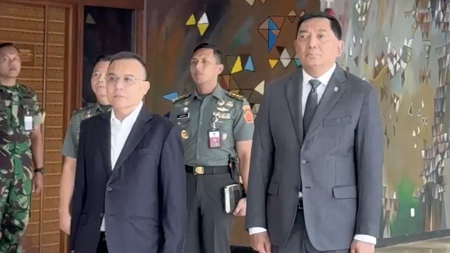 Menteri Pertahanan Sjafrie sjamsoeddin dan Wakil Ketua DPR RI Sufmi Dasco. (Tangkapan Layar) Menteri Pertahanan Sjafrie sjamsoeddin dan Wakil Ketua DPR RI Sufmi Dasco. (Tangkapan Layar)