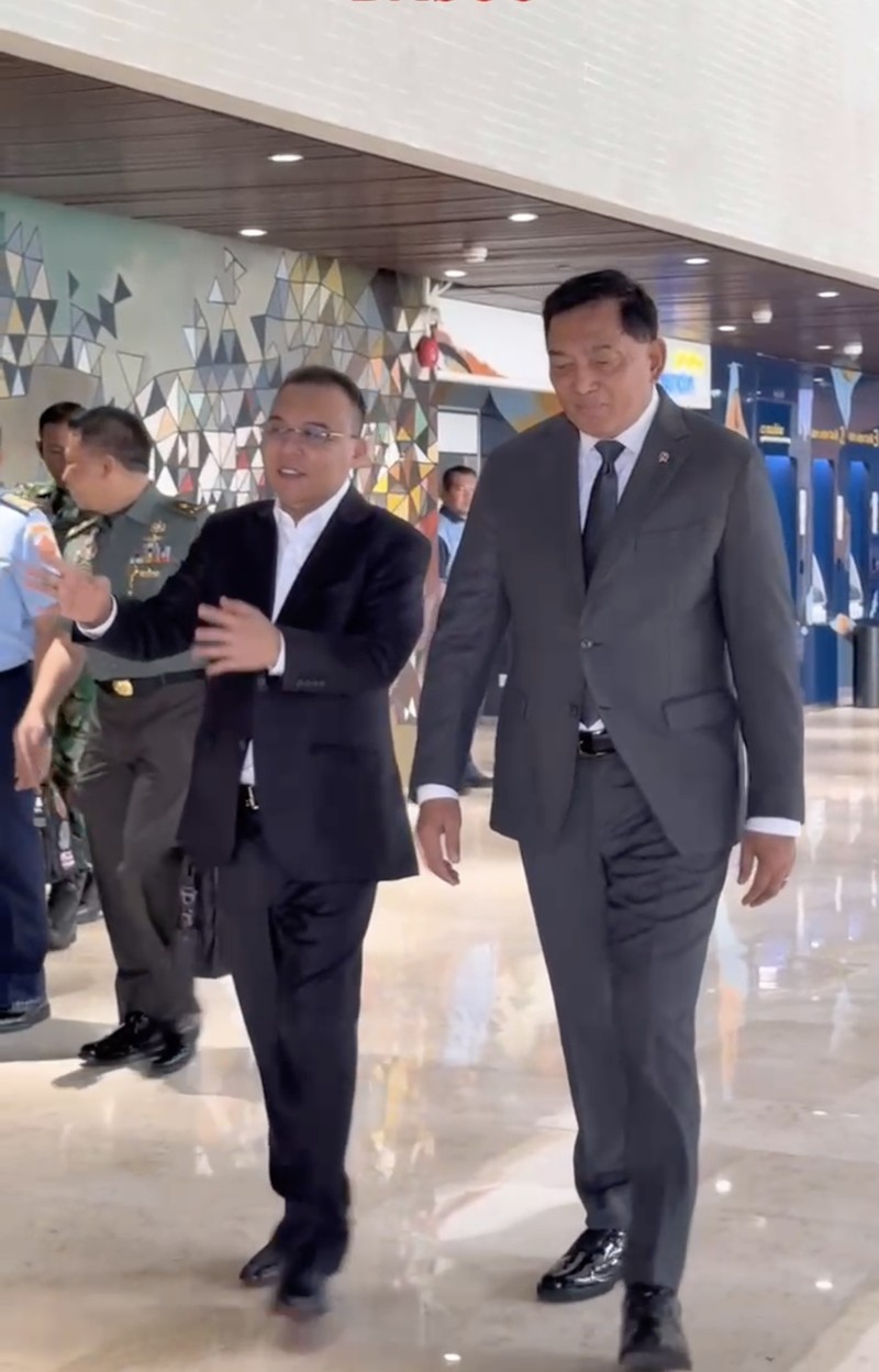 Menteri Pertahanan Sjafrie sjamsoeddin dan Wakil Ketua DPR RI Sufmi Dasco. (Tangkapan Layar)