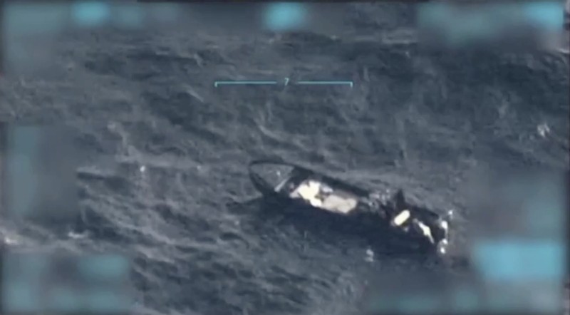 Militer AS melancarkan serangan terhadap kapal yang diduga milik kartel narkoba Venezuela yang sedang menuju Amerika Serikat. (Tangkapan Layar Video Reuters/)