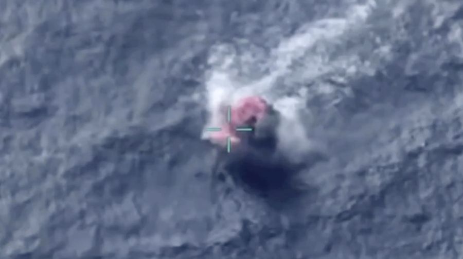 Militer AS melancarkan serangan terhadap kapal yang diduga milik kartel narkoba Venezuela yang sedang menuju Amerika Serikat. (Tangkapan Layar Video Reuters/)