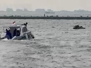 Polisi Selamatkan ABG Terseret Arus di Pantai Mutiara Usai Jatuh dari Jet Ski
