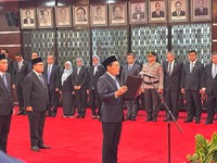 Resmi Dilantik Jadi Sekjen ESDM, Ini Profil Ahmad Erani Yustika