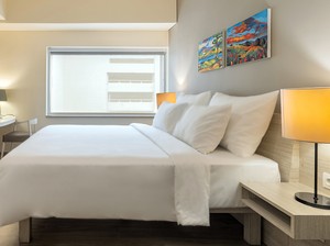 Hotel Baru di Jakarta Ini Bikin Betah, Tiap Sudutnya Dihiasi Karya Seni!
