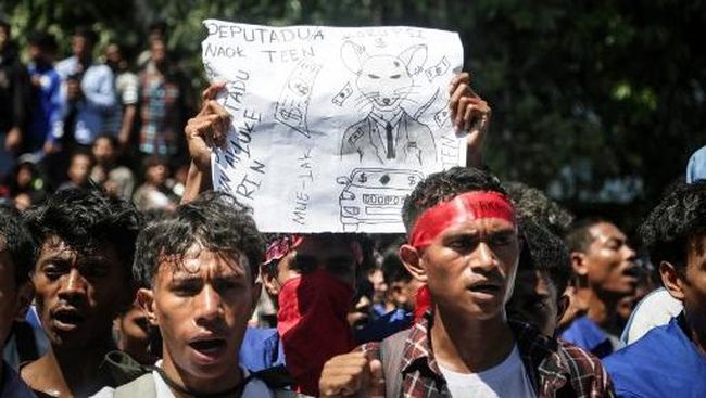 Update Baru Demo Tetangga RI: DPR Cabut Dana Fasilitas Ini