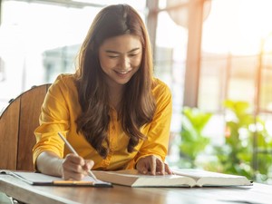 10 Contoh Soal TKA Bahasa Inggris Tingkat Lanjut SMA dan Jawaban, Simak!
