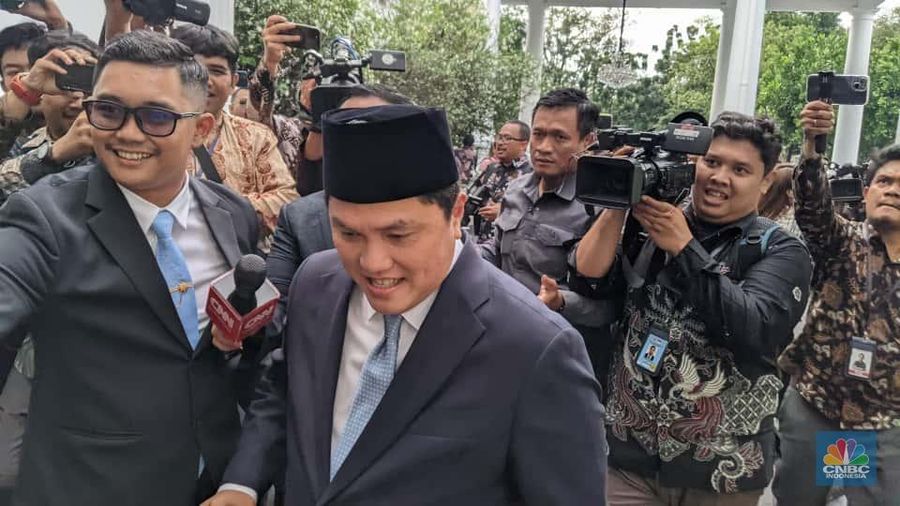 Erick Thohir saat memberi keterangan pers di Istana Negara, Jakarta, Rabu (17/9/2025). (CNBC Indonesia/Emir Yanwardhana)