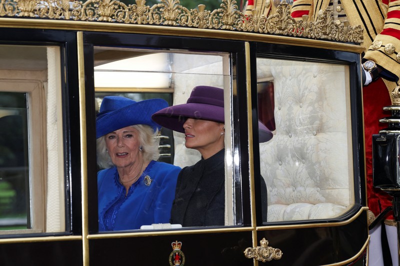 Presiden Donald Trump dan Raja Inggris Charles III meninjau Penjaga Kehormatan setelah kedatangan di Kastil Windsor di Windsor, Inggris, 17 September 2025. Presiden Donald Trump dan Raja Inggris Charles III meninjau Penjaga Kehormatan setelah kedatangan di Kastil Windsor di Windsor, Inggris, 17 September 2025. (Kirsty Wigglesworth/Pool via REUTERS)