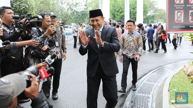 Rohmat Marzuki: Dari Bangku Kuliah Hutan ke Kursi Wamenhut
