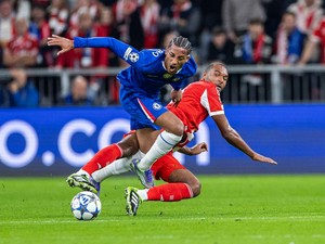 Chelsea Kalah, Maresca Marah karena Jonathan Tah Tak Dikartu Merah