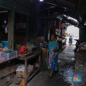Potret Lusuh & Tak Terurus Pasar-Pasar di Pojok Rawan Banjir Jakarta