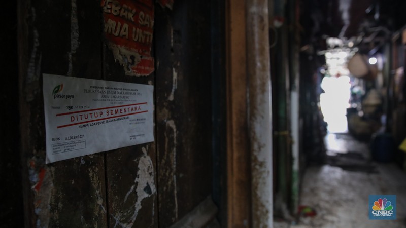 Aktivitas pedagang Pasar Lontar Kebon Melati di Kawasan Tanah Abang, Jakarta, Kamis (18/9/2025). Aktivitas pedagang Pasar Lontar Kebon Melati di Kawasan Tanah Abang, Jakarta, Kamis (18/9/2025). (CNBC Indonesia/Faisal Rahman)
