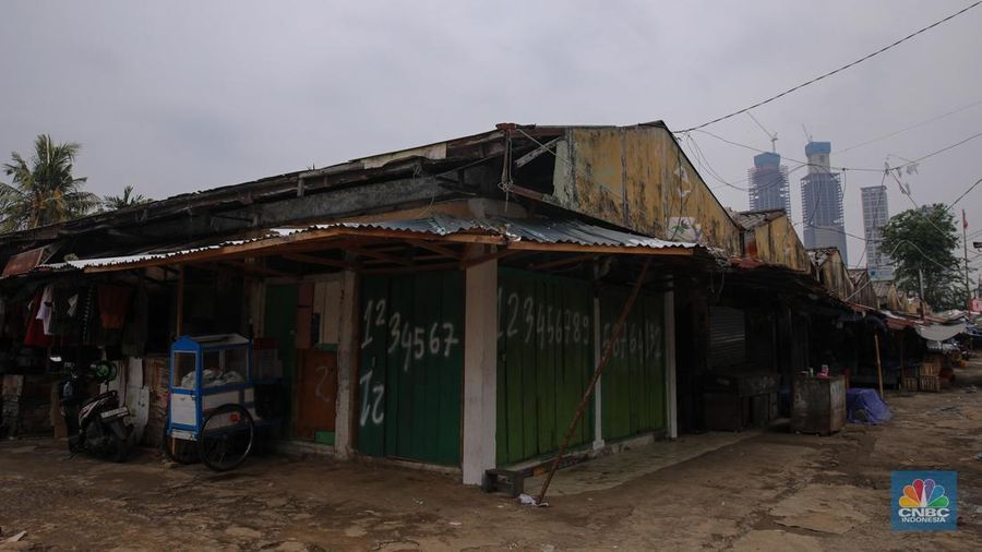 Aktivitas pedagang Pasar Lontar Kebon Melati di Kawasan Tanah Abang, Jakarta, Kamis (18/9/2025). Aktivitas pedagang Pasar Lontar Kebon Melati di Kawasan Tanah Abang, Jakarta, Kamis (18/9/2025). (CNBC Indonesia/Faisal Rahman)