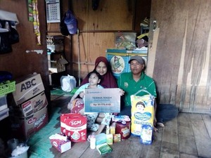 Sahabat Baik Bantu Kebutuhan April, Anak Tukang Becak Penderita Mikrosepalus
