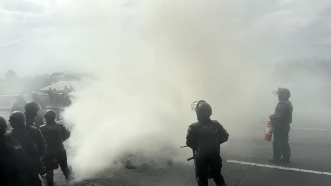 Potret Demo Chaos Baru Guncang Bumi, Gegara Harga Solar-Negara Darurat