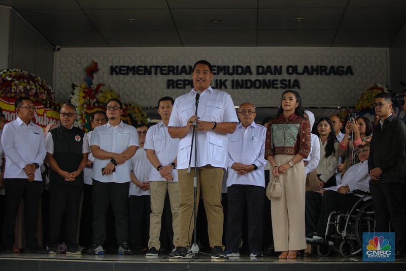 Dito Ariotedjo saat berpamitan di Kemenpora RI, Jakarta, Kamis (18/9/2025).
