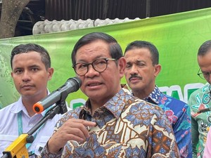 Tinjau Pertanian Vertikal, Pramono Usul Gunakan Solar Panel agar Hemat Listrik