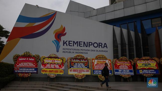 Menpora Banjir Karangan Bunga Jelang Sertijab Erick Thohir