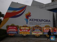 Menpora Banjir Karangan Bunga Jelang Sertijab Erick Thohir