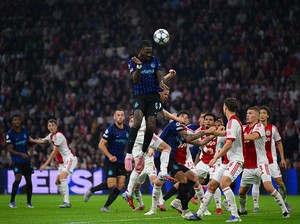 Ajax Vs Inter: Si Ular Semakin Dewasa