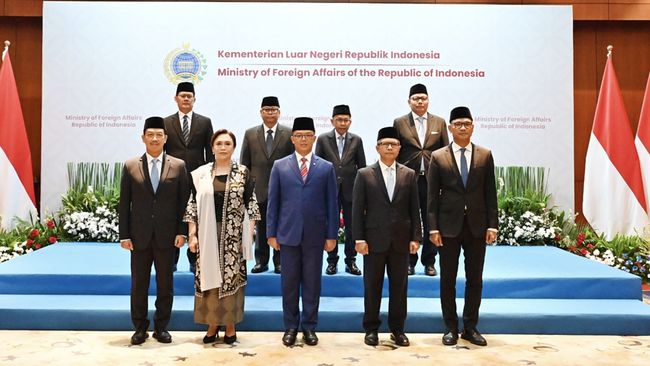 Sugiono Lantik 8 Eselon I Kemlu, Ada Mantan Dubes Kanada Daniel Tumpal
