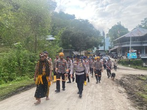 2 Anjing Pelacak Dikerahkan Bantu Pencarian Korban Banjir Bandang di NTT