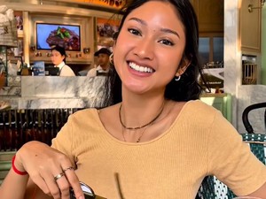 Video: Potret Claresta Taufan Raih Rising Star di BIFF 2025