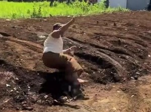 Ramai-ramai Warga Usir Eks Dosen UIN Malang Imam Muslimin