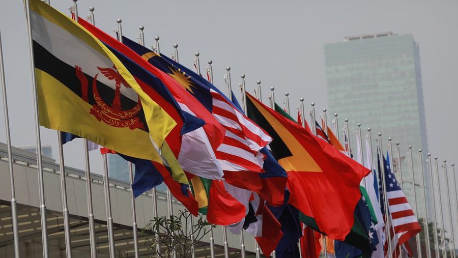 Ilustrasi Bendera Asean (CNBC Indonesia/Tri Susilo)
