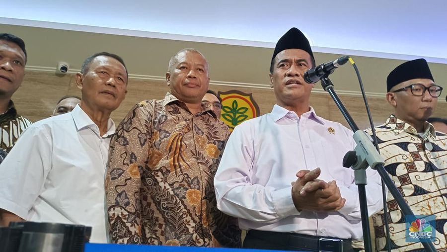 Konferensi pers tentang Lartas Impor Ethano dan Singkong di kantor Kementerian Pertanian (Kementan), Jakarta, Jumat (19/9/2025). (CNBC Indonesia/Martyasari Rizky)