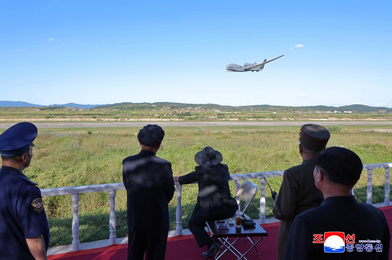 North Korean leader Kim Jong Un oversees the testing of drones at an undisclosed location in North Korea, September 18, 2025, in this picture released by the Korean Central News Agency. KCNA via REUTERS    ATTENTION EDITORS - THIS IMAGE WAS PROVIDED BY A THIRD PARTY. REUTERS IS UNABLE TO INDEPENDENTLY VERIFY THIS IMAGE. NO THIRD PARTY SALES. SOUTH KOREA OUT. NO COMMERCIAL OR EDITORIAL SALES IN SOUTH KOREA.     TPX IMAGES OF THE DAY